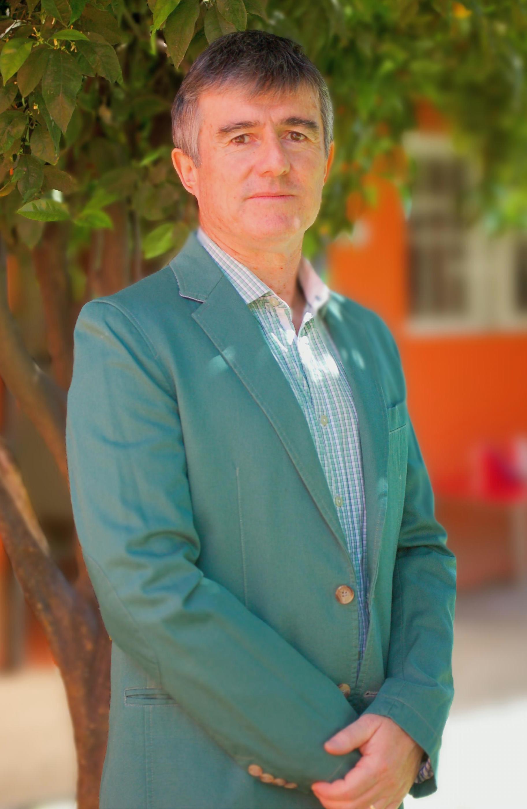 Patricio Gaete Administrador y Responsable de Finanzas. (Sostenedor) Image